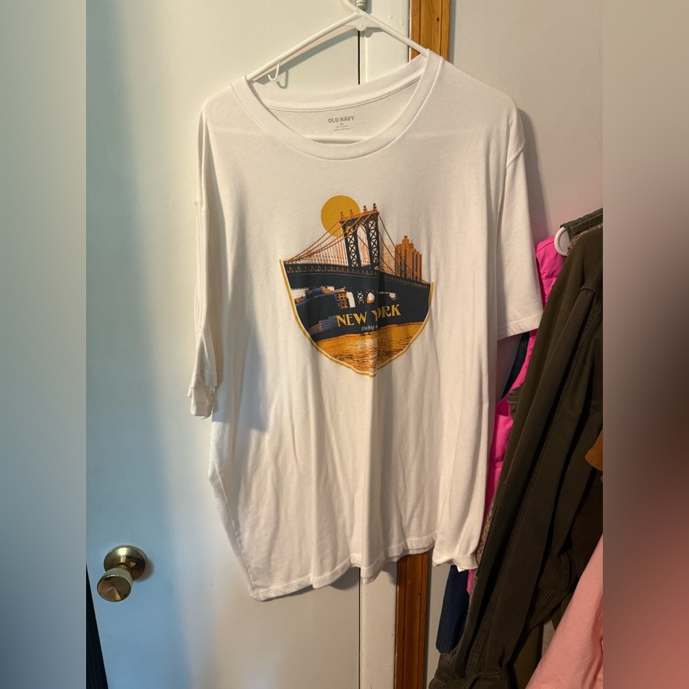 Old Navy White Tee with New York Bridge Graphic